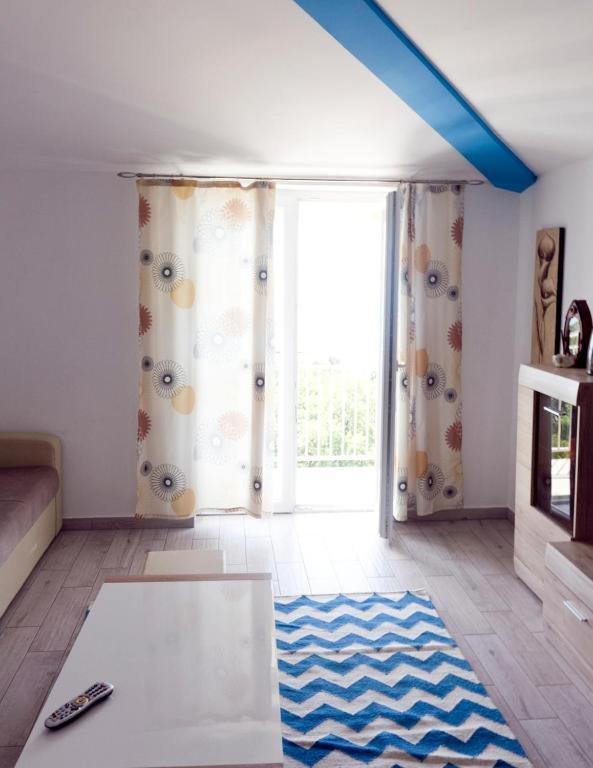 Apartmani Mira Klenovica Eksteriør billede