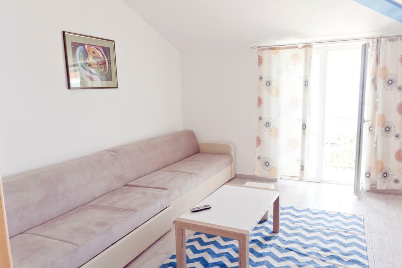 Apartmani Mira Klenovica Eksteriør billede
